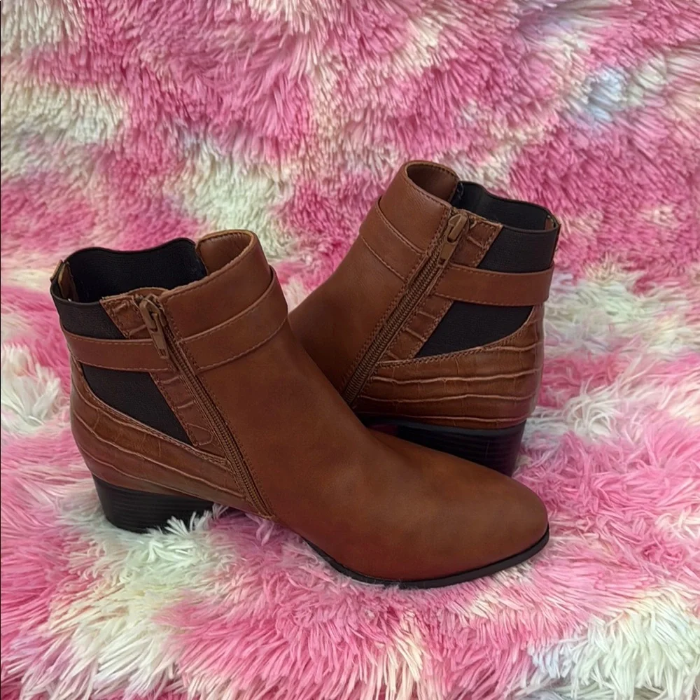 Karen Scott Brown Ankle‎ Booties with Elastic Panels
